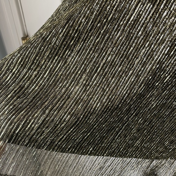 Fun mid length party dress - Picture 2 of 3